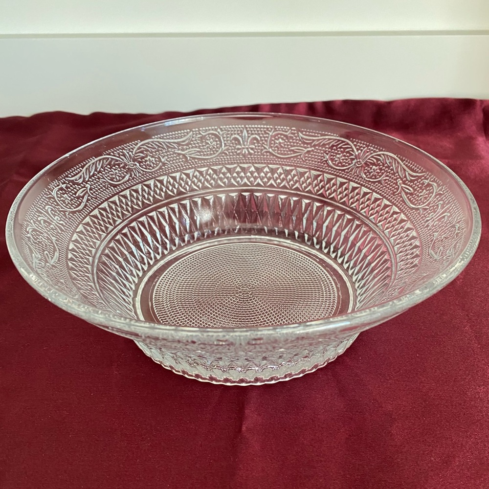 EUC VTG KIG Malaysia Clear Round Decorative Glass Serving Bowl